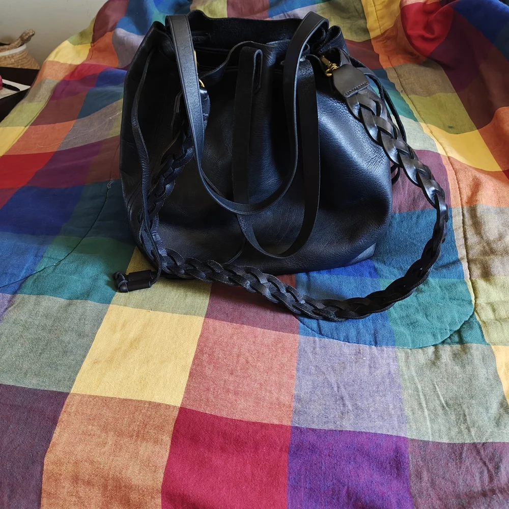 Madewell Black Leather Drawstring Bucket Bag - Picture 9 of 10